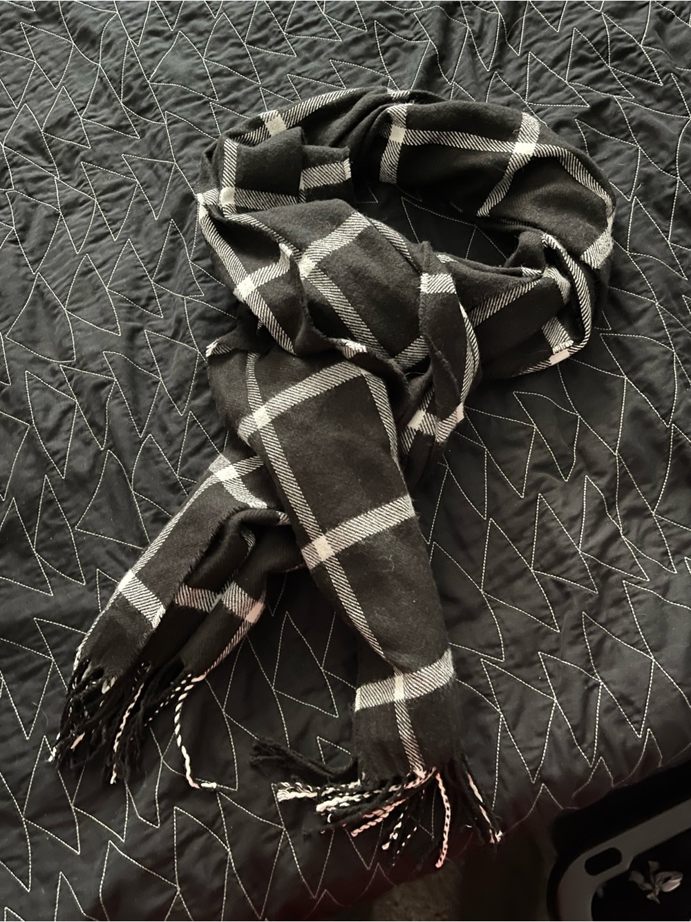 Banana Republic Black & White Plaid Scarf - Classic Winter Accessory